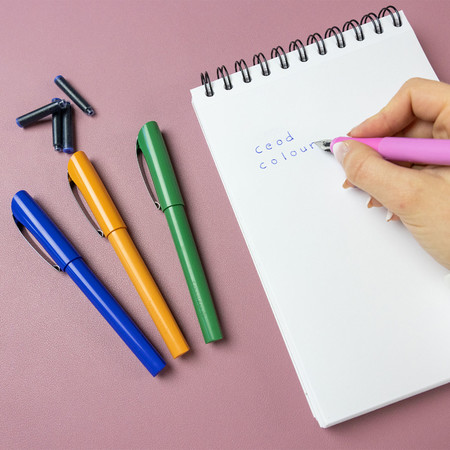 Ceod Colour pop pink Line width M Fountain pens by Schneider